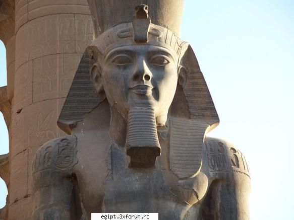 egiptul antic colosul lui ramses
