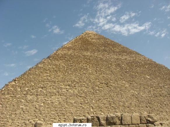 piramidele inca una