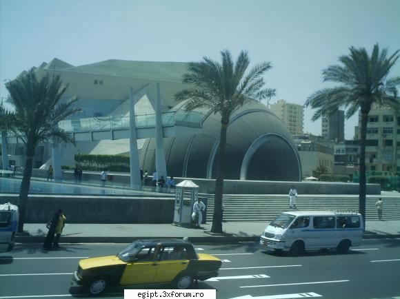 Alexandria - "perla Mediteranei" - Planetariu..este aceea constructie rotunda unde - Egiptul modern