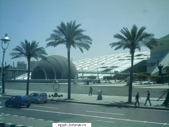 Alexandria - "perla Mediteranei" - Planetariu si Biblioteca ..impreuna foarmeaza un - Egiptul modern