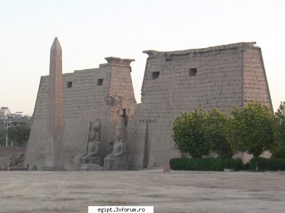 tot la luxor in egiptul antic