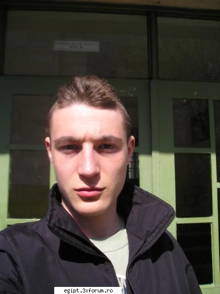 Poze cu userii forumului ! :) - Asta sunt eu.....imi cam batea soarele in ochi :D - Sa ne prezentam!